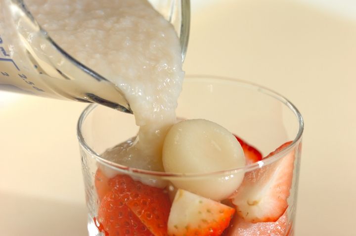 イチゴ甘酒汁粉の作り方3