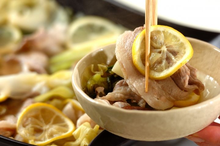 豚バラとキャベツのレモン鍋の作り方2