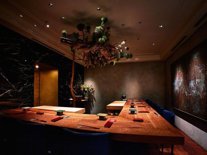 蒲田『初音鮨』の内観