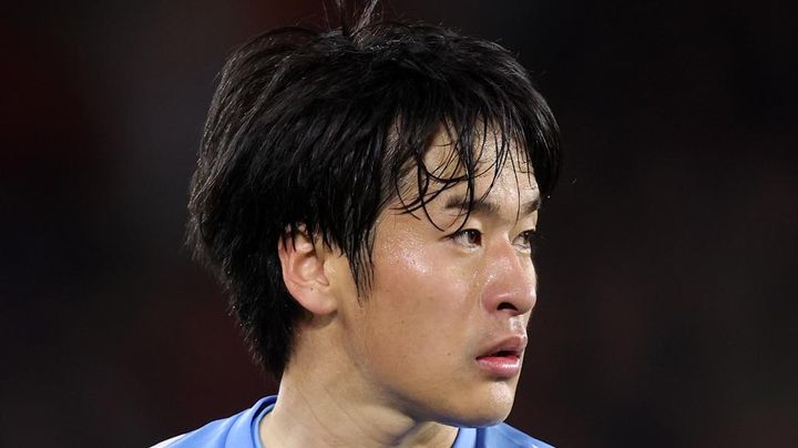 日本代表に呼ばれなくなった28歳、海外で人気選手に！元世界的スター監督からも好かれ、2027年まで契約延長