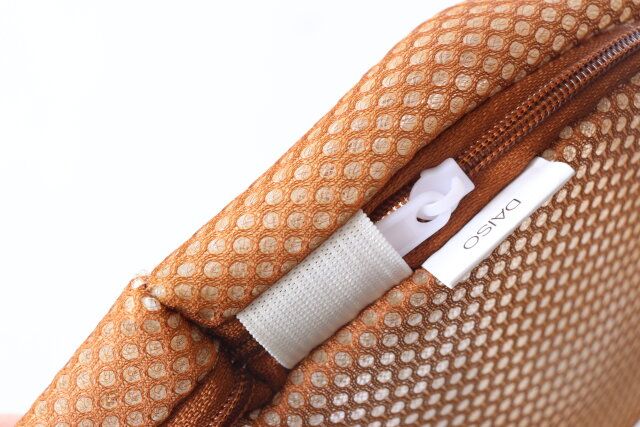 ダイソー 洗濯ネット、マチ付ダイカット（チップ） ファスナーカバー