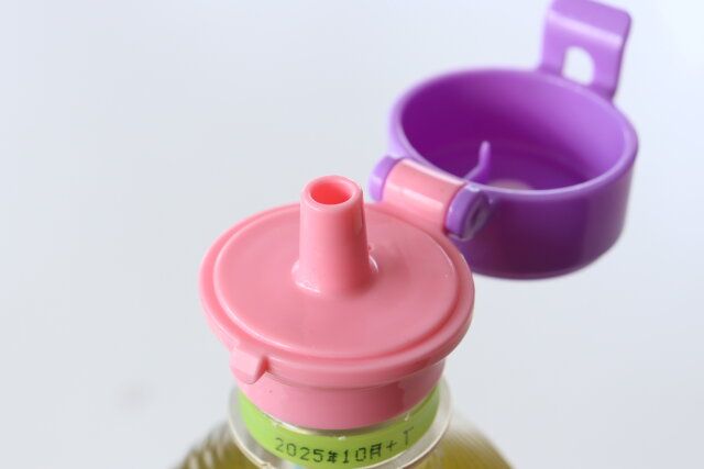 ダイソーのリップがハゲにくい36823 ペットボトルキャップ K／U フェイス