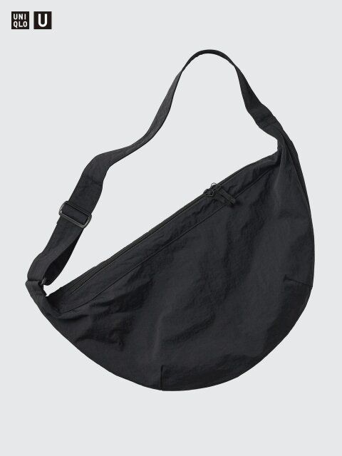 ユニクロのショルダーバッグナイロン