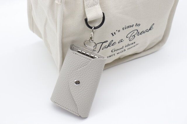 ダイソー 4連キーケース（ベーシック） サイズ感 使用例