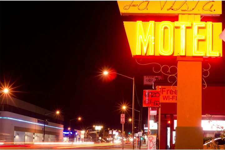 ノスタルジックにすら感じさせる“高速道路とラブホの関係”