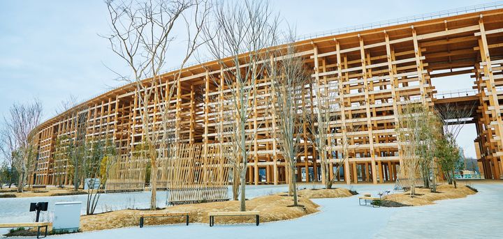 1周約2kmの万博のシンボル。世界最大の木造建築！