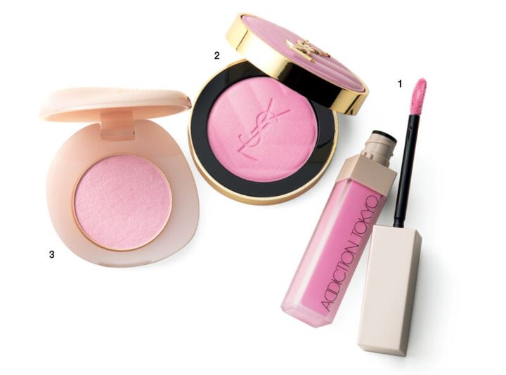 1_ザ リキッドブラッシュ フォギー 001（アディクション ビューティ） 2_メイクミーブラッシュ パウダー 42（イヴ・サンローラン・ボーテ） 3_ユーフォリックグロウ ブラッシュ 02（スナイデル ビューティ）