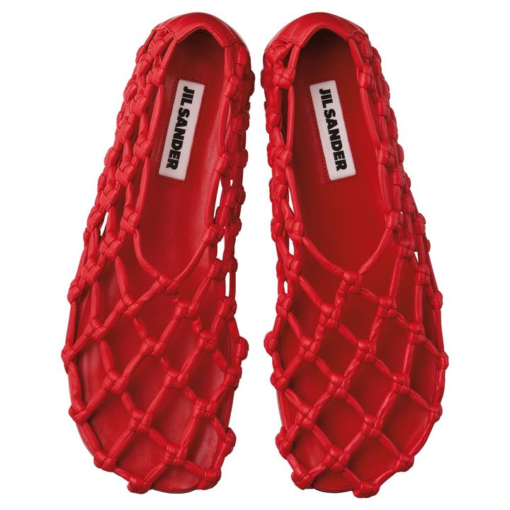 シューズ ¥250,800／JIL SANDER BY LUCIE AND LUKE MEIER