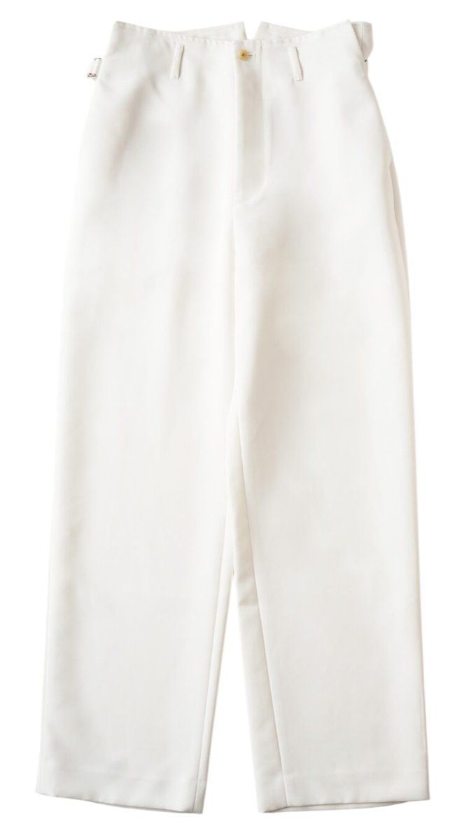 パンツ¥28,600／ニコラ ジェンソン（リノウン）