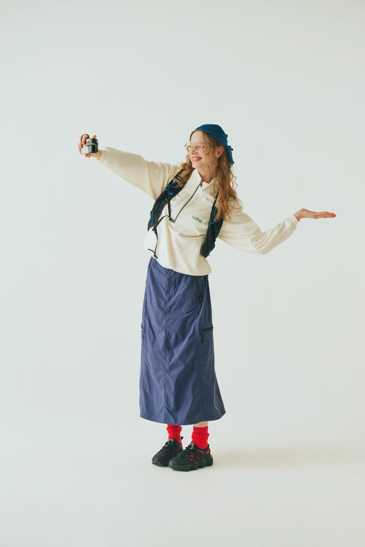 【春のアウトドアコーデ3選】デニムオーバーオールやスニーカーなど私服を気軽に組み合わせるのがコツ！