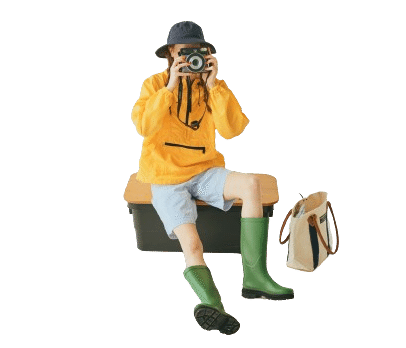 【春のアウトドアコーデ3選】デニムオーバーオールやスニーカーなど私服を気軽に組み合わせるのがコツ！