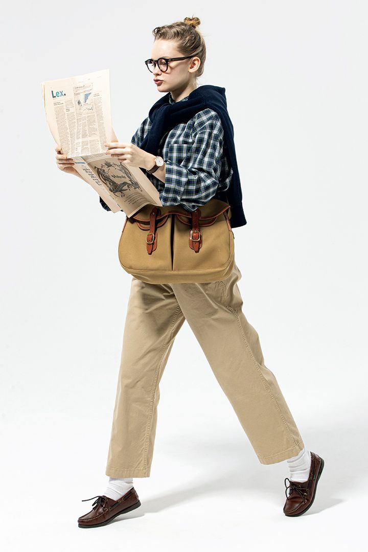 オシャレなバッグ チノパンコーデ