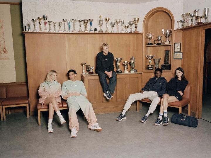 画像: 【アシックス】 × 【A.P.C.】テニスコレクションのキャンペーンビジュアルより 出典：A.P.C.