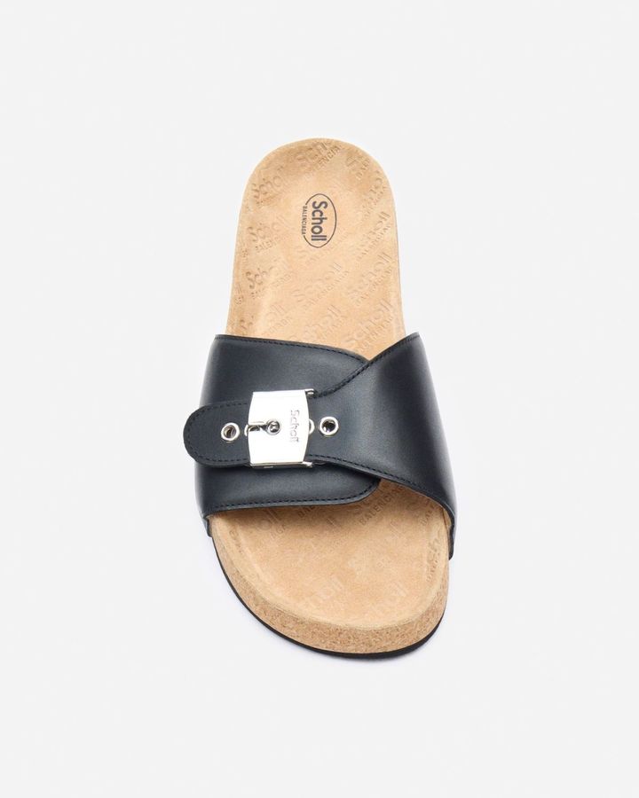 シューズ ／¥81,400