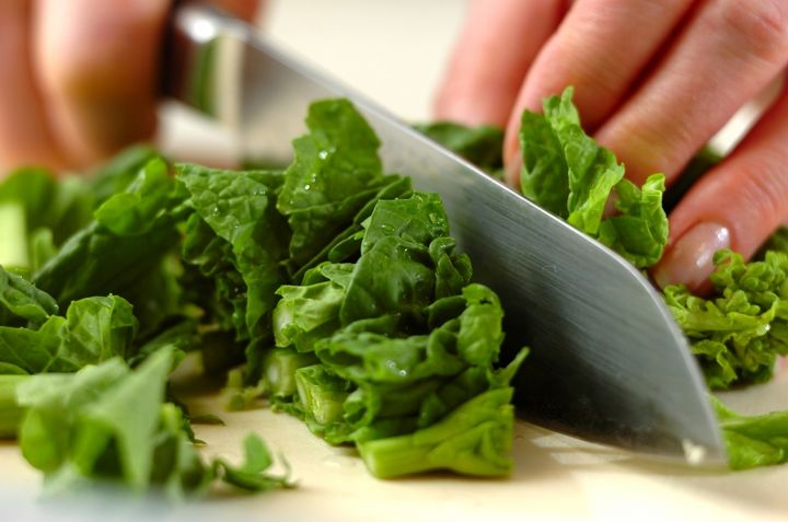 菜の花のカルボナーラの下準備1