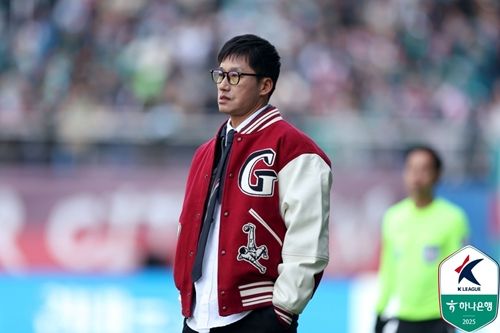 イ・ジョンヒョ監督