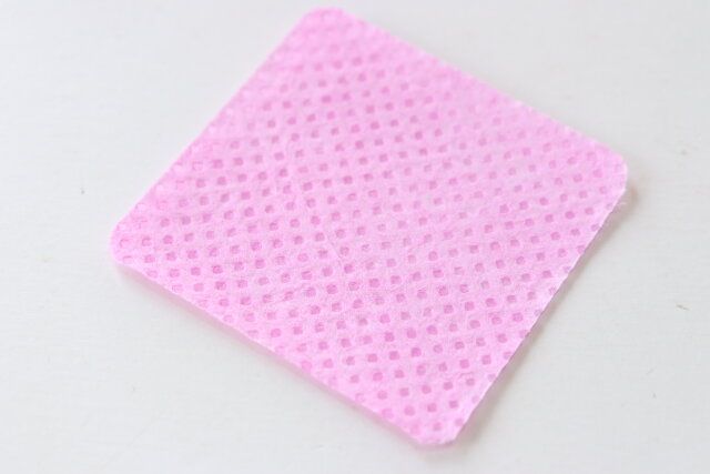 ポリッシュリムーバーパッド130枚 サイズ感 素材感