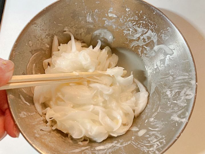 置いて水分が出てきた玉ねぎ