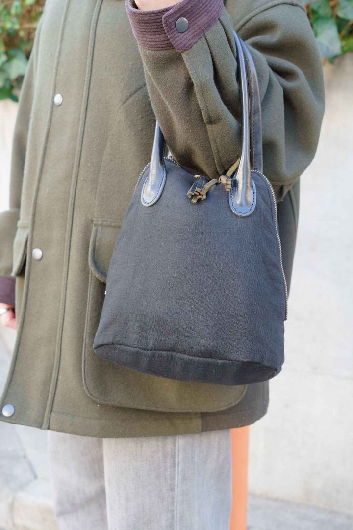 画像5: 首元をスッキリ見せるネックレスと冬の肌見せコーデがポイント