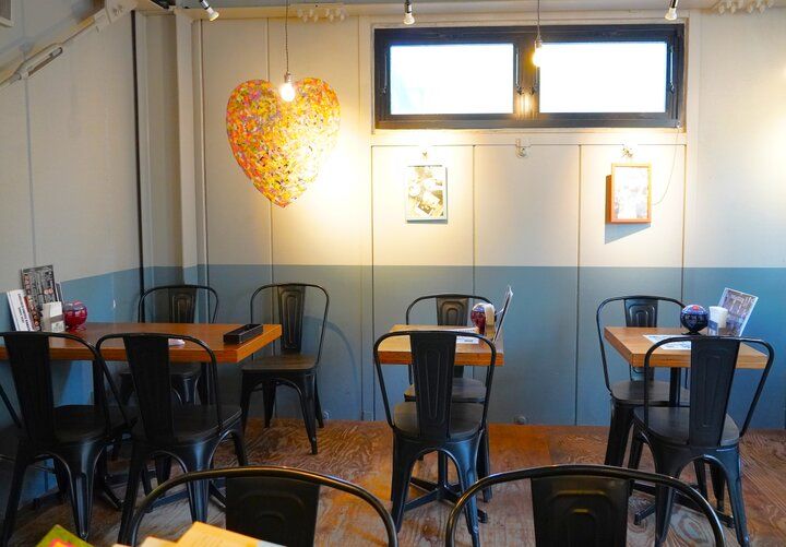 横浜中華街で香り豊かなコーヒーと銅板で焼くパンケーキのモーニング♪「CHILLULU COFFEE」