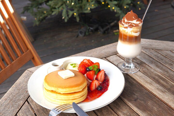 横浜中華街で香り豊かなコーヒーと銅板で焼くパンケーキのモーニング♪「CHILLULU COFFEE」