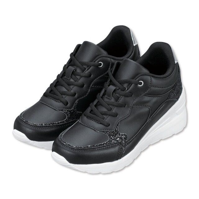 しまむらのインヒールスニーカー