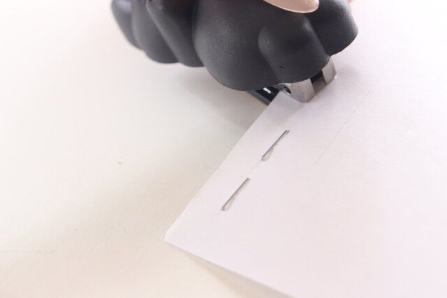 アニマルミニホッチキス（ねこ） 使用例