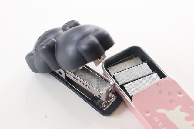 アニマルミニホッチキス（ねこ） 針の装填