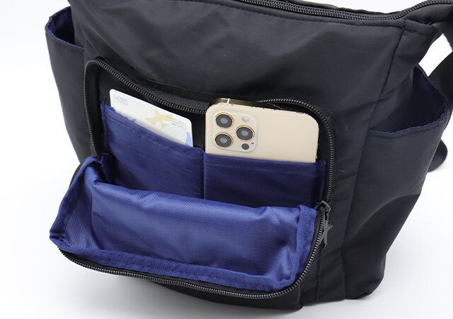 宝島社付録の日本旅行の9ポケットショルダーバッグ7