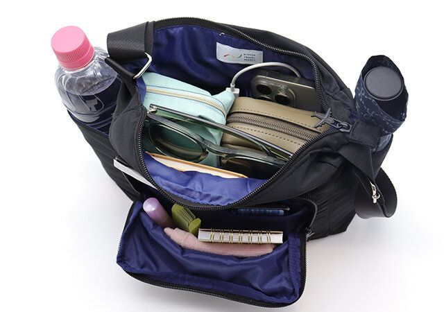 宝島社付録の日本旅行の9ポケットショルダーバッグ12