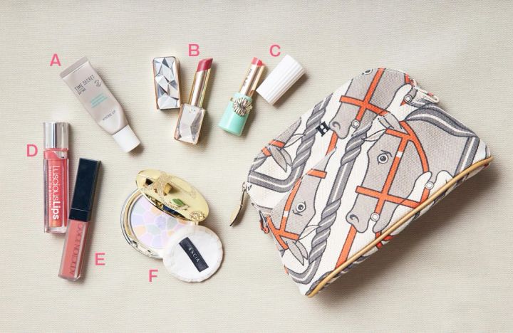 遼河はるひさんのポーチの中身②