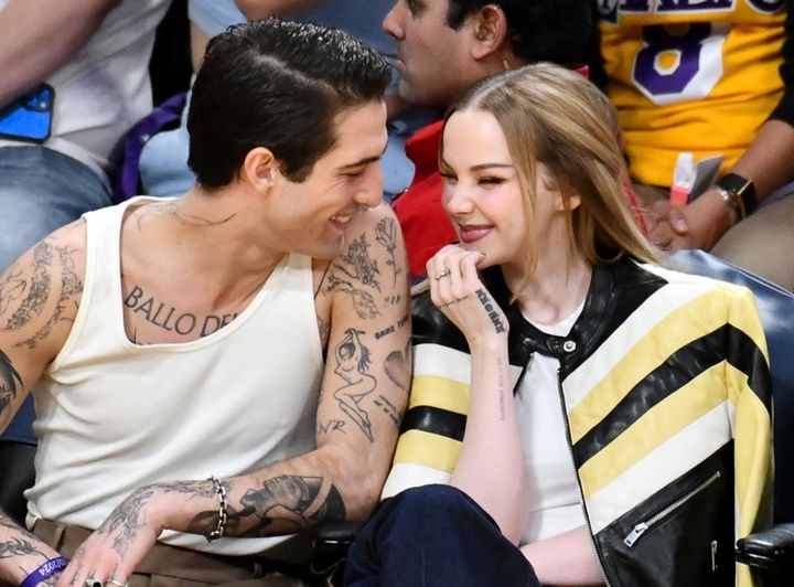 画像: ダヴ・キャメロンがポッドキャスト番組に出演