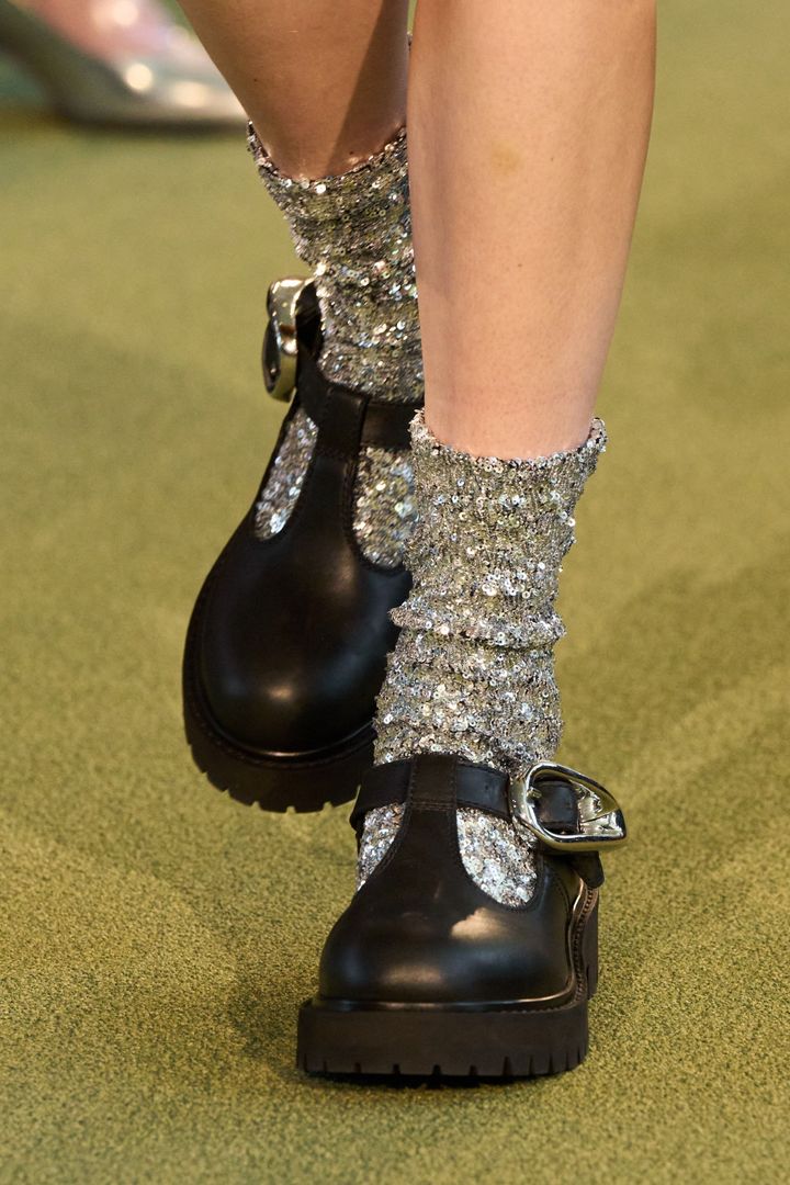 ラバンヌ 2025-26年秋冬コレクションより。