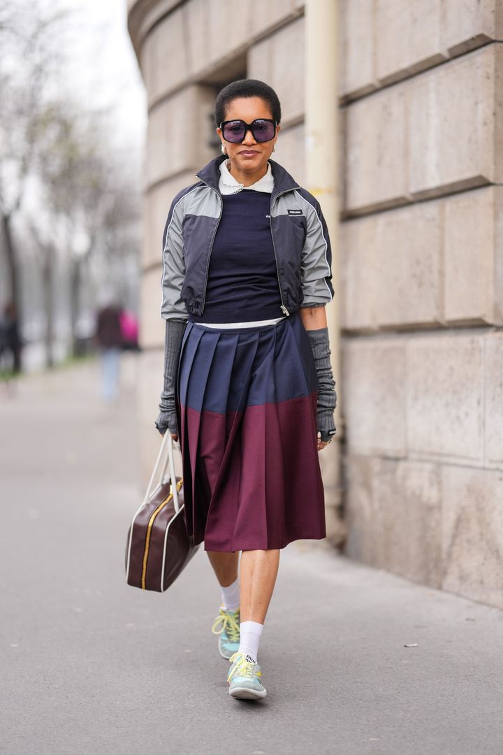 タム・マクファーソン。2025-26年秋冬パリコレクションにて。