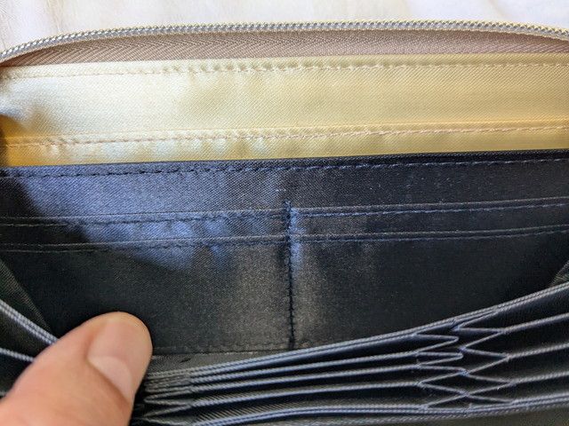 風水金運を引き寄せる長財布カード入れ