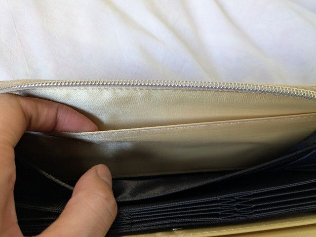 風水金運を引き寄せる長財布ポケット