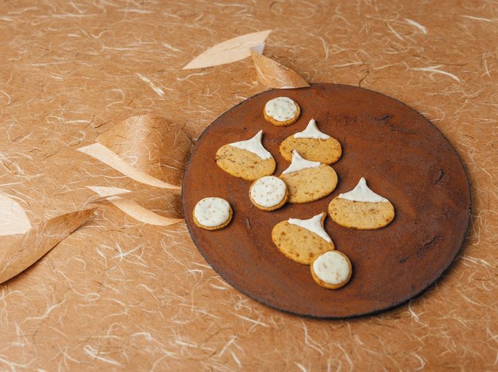 いったつみとらどうの神楽坂 石かわ 焼き玉ねぎクッキー