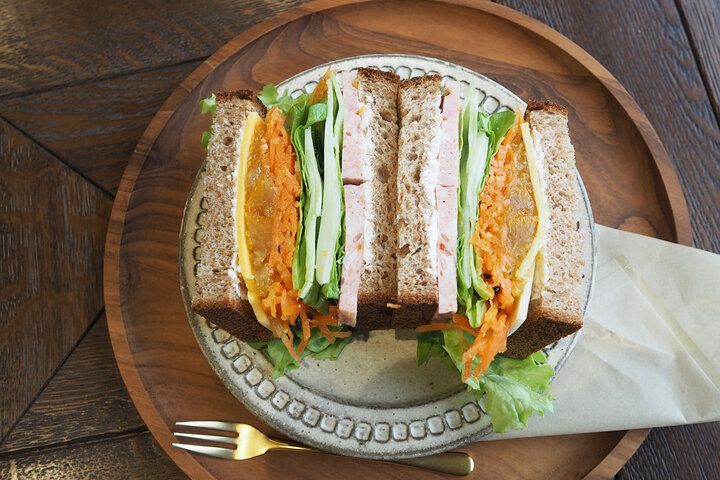 エスプレッソの飲み比べや見た目も美しいパフェにときめく♪ 茨城の住宅街にひっそり佇む隠れ家「ひだまりカフェ」
