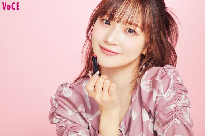 【元Juice=Juice 稲場愛香】の一軍メイクコスメを大公開。10本リピする溺愛リップは？