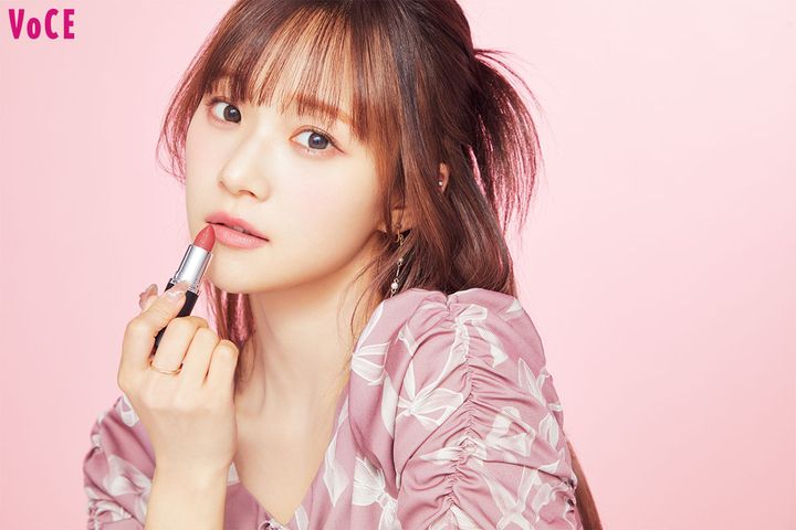 【元Juice=Juice 稲場愛香】の一軍メイクコスメを大公開。10本リピする溺愛リップは？