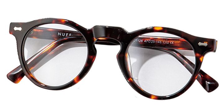 NUEFのべっ甲フレームのメガネ
