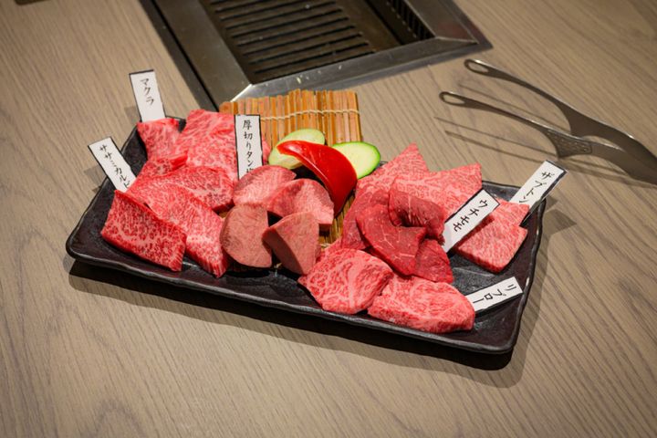 焼肉処 三幸園の熟成牛の盛り合わせ