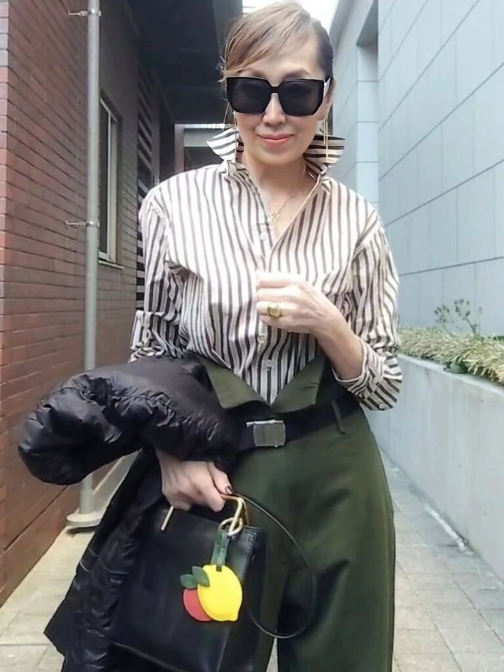 髪をアップにしてフェイスラインを出したreikoさん