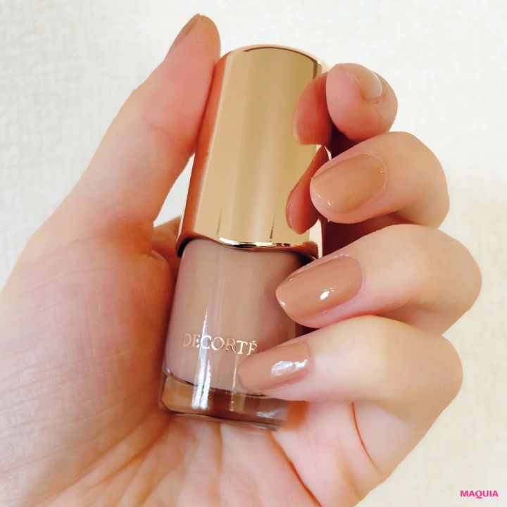 薄眉さん待望のアイブロウ、キラキラ好き注目アイシャドウも。新作メイクアイテムをマキアエディターがレビュー_13