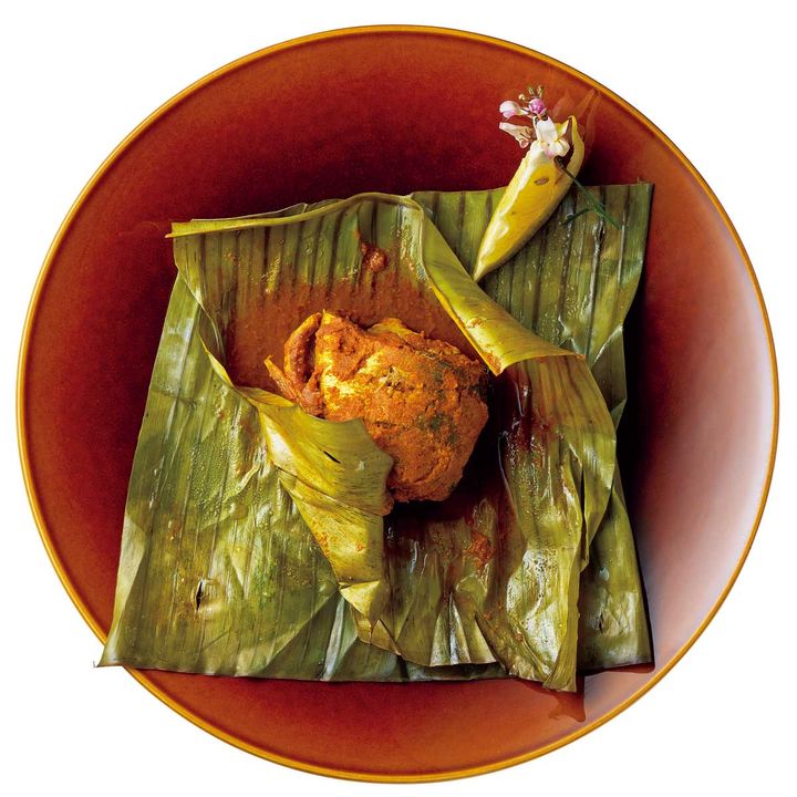 鯖のバナナリーフ蒸し