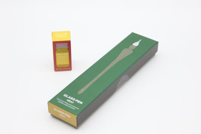スタンダードプロダクツの彩色インキとスパイラルガラスペンのパッケージ