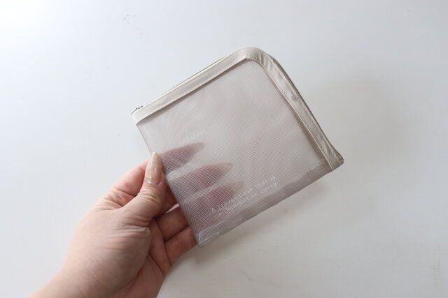 セリア メイクお直しポーチ スクエア