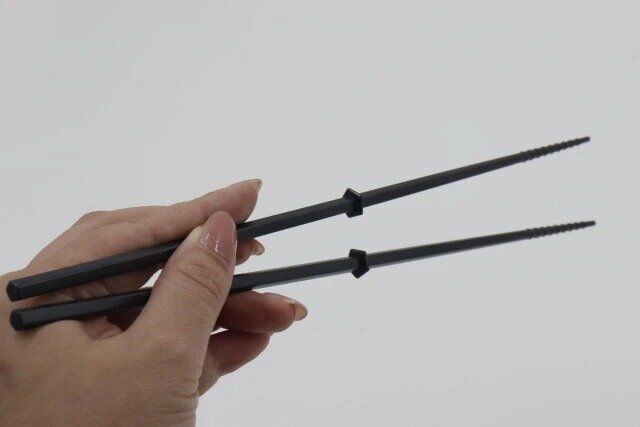 ダイソーの使いやすい箸先が浮く五角菜箸（30cm）