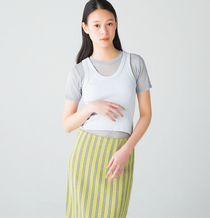ナイロンメッシュのTシャツとタンクトップがセットになったレイヤードトップス