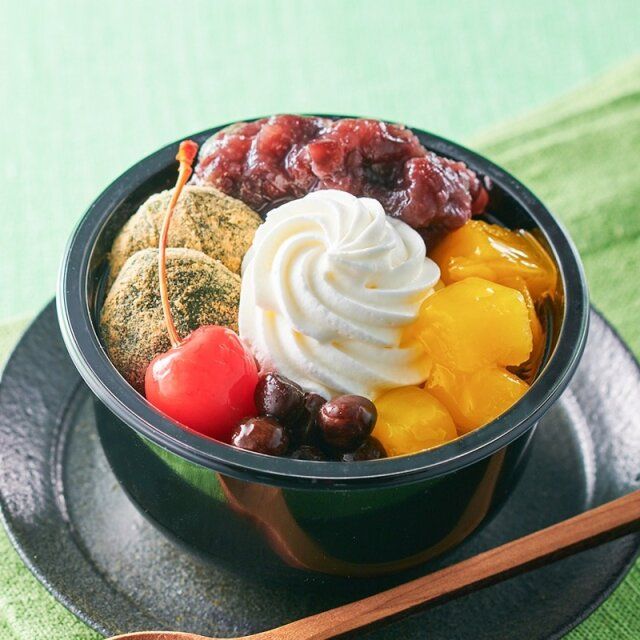 シャトレーゼ 宇治抹茶わらび餅のクリームあんみつ